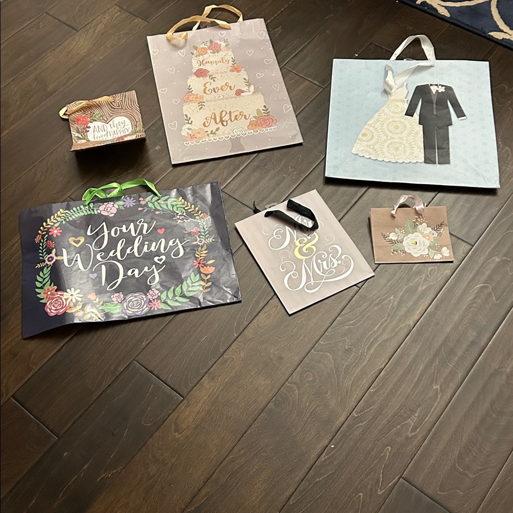 Festive Wedding Gift Bags Set of 6 (assorted sizes)